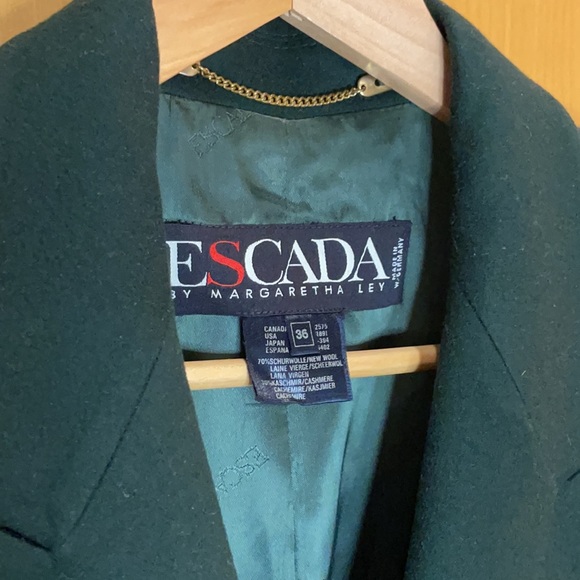 Escada blazer in Forrest green. - Picture 2 of 9